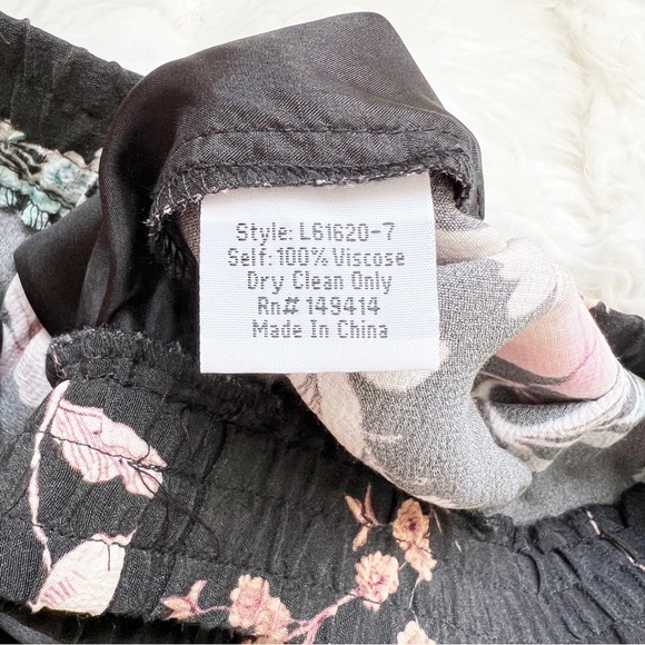 JOHNNY WAS Peralta Floral Printed Easy Pants Size Medium MSRP $275 - Picture 9 of 11